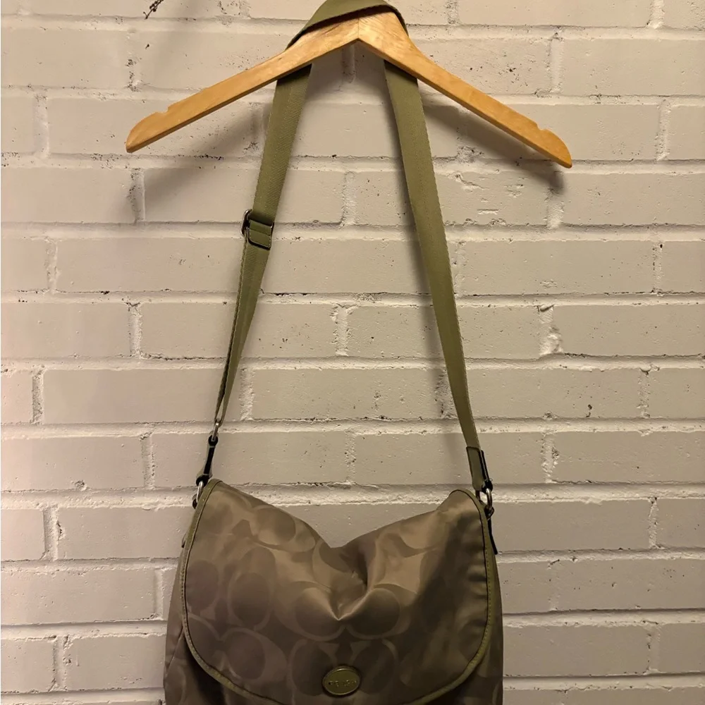 Coach Green Nylon Crossbody Bag Lightweight Everyday - Picture 2 of 9